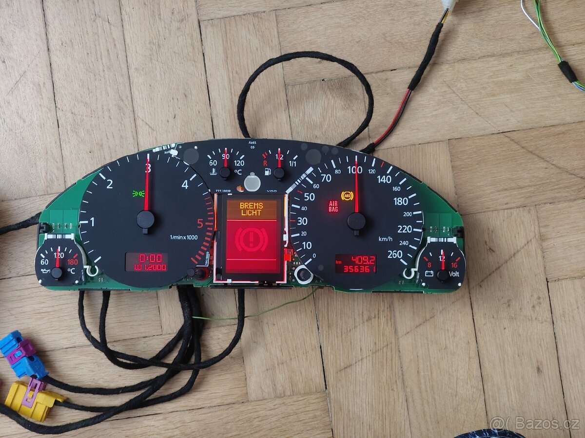 Budíky A6 C5 nafta (2.5tdi) - Nový maxidot - 2