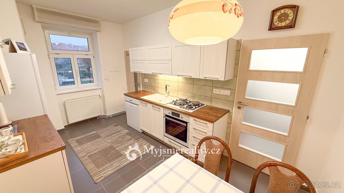 Prodej bytu 2+1 64 m², Znojmo, ulice Na Vinici - 2