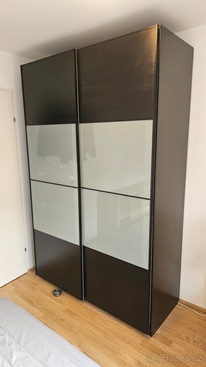 Černá skříň - IKEA - 2