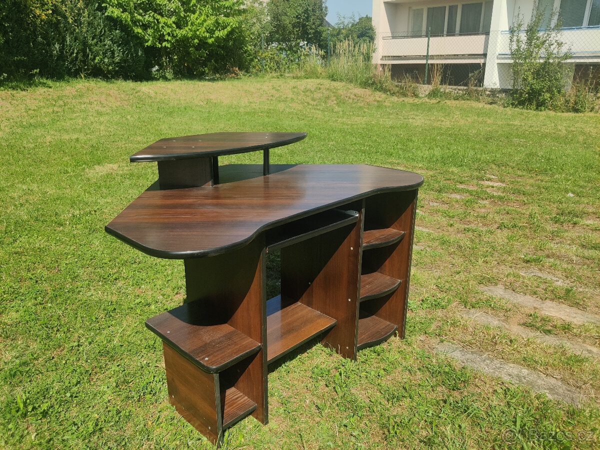 Rohový stůl na počítač - 2