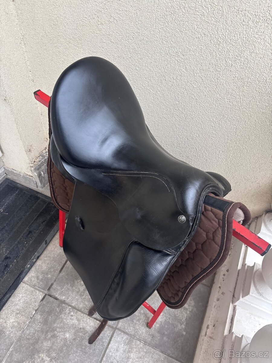 Drezúrne sedlo ako dekorácia - 2