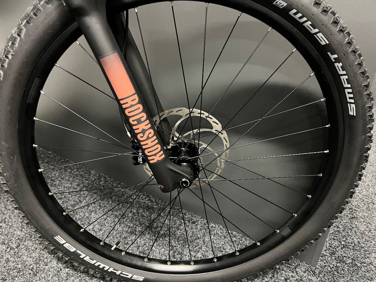 CUBE Reaction Hybrid RACE 800 vel.L 2026 NOVÝ MODEL or.mat - 2