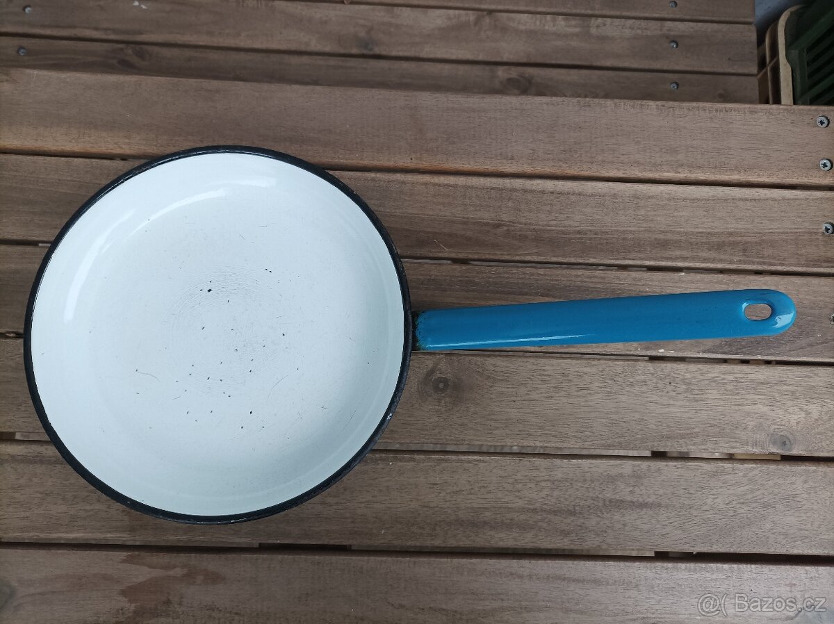 Smaltovaná modrá pánvička - 2