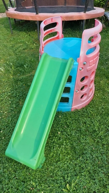 Skluzavka s věží a prolézačkou - 2
