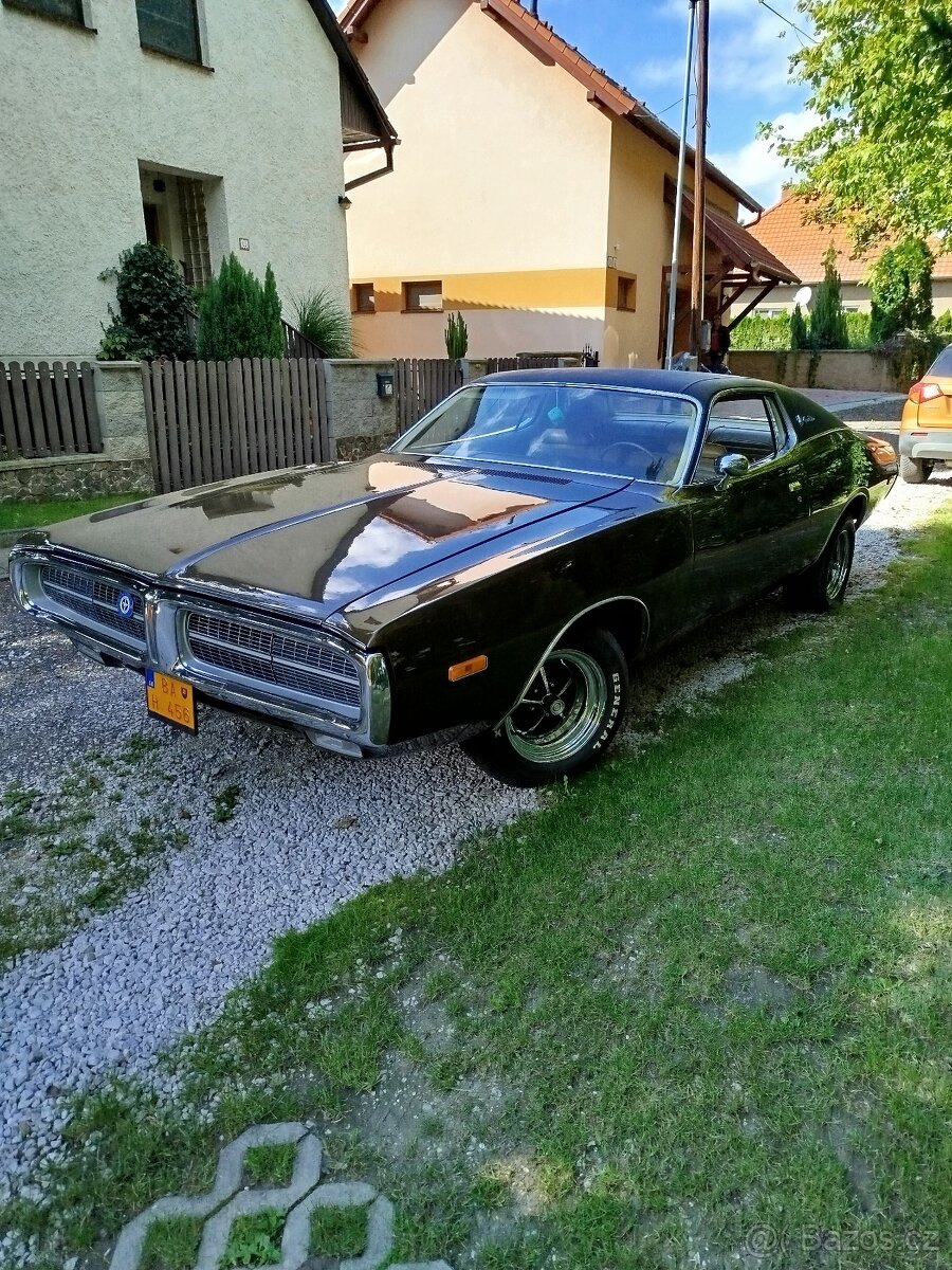 Predám Dodge charger SE - 2