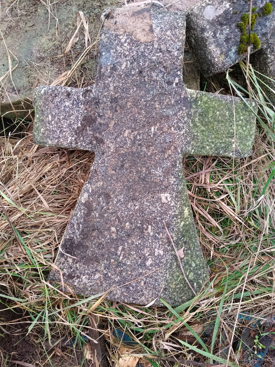 Žulové smírčí kříže - 2