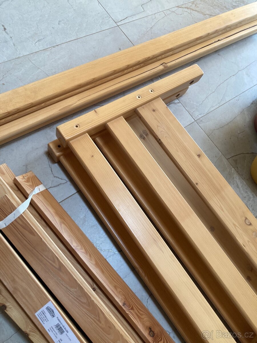 Postel dřevěná - 2