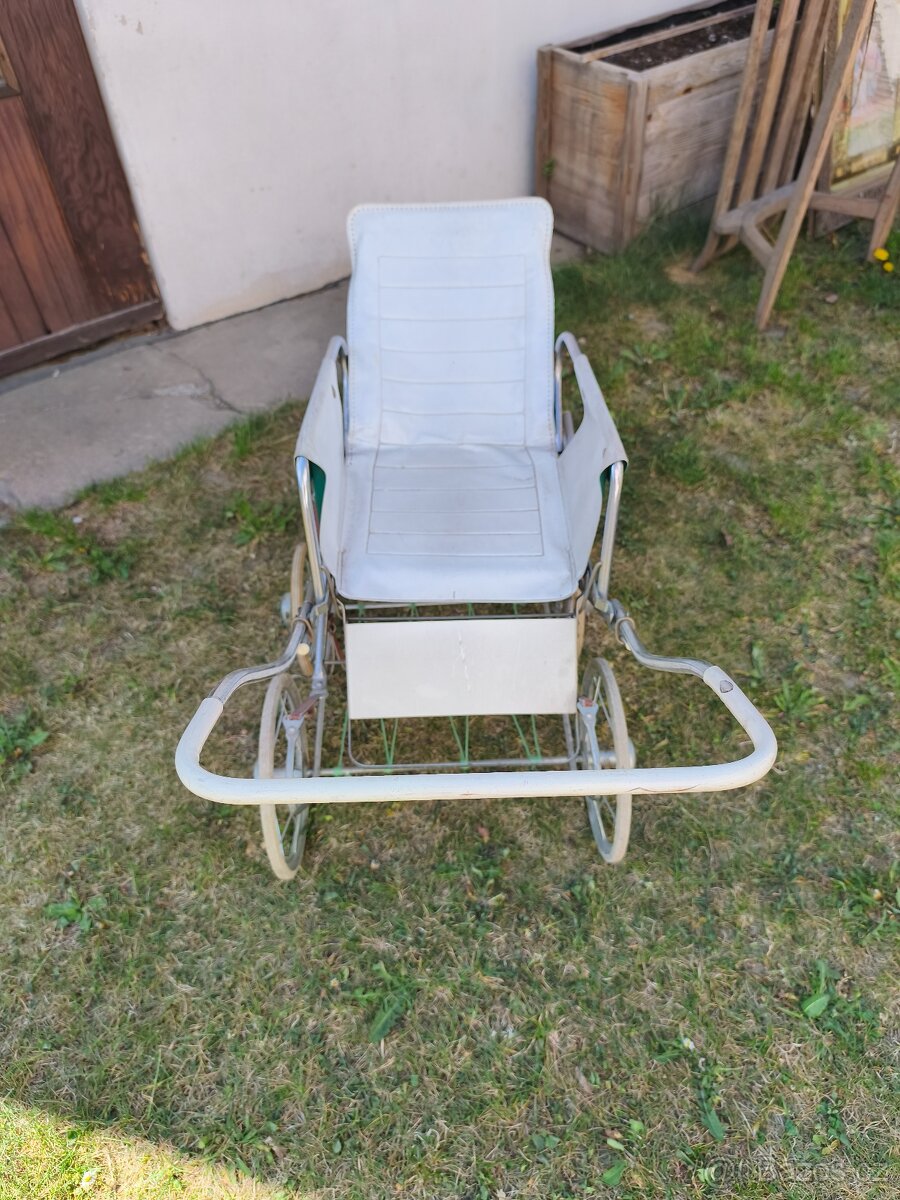 Retro kočárek TDV Duchcov - 2