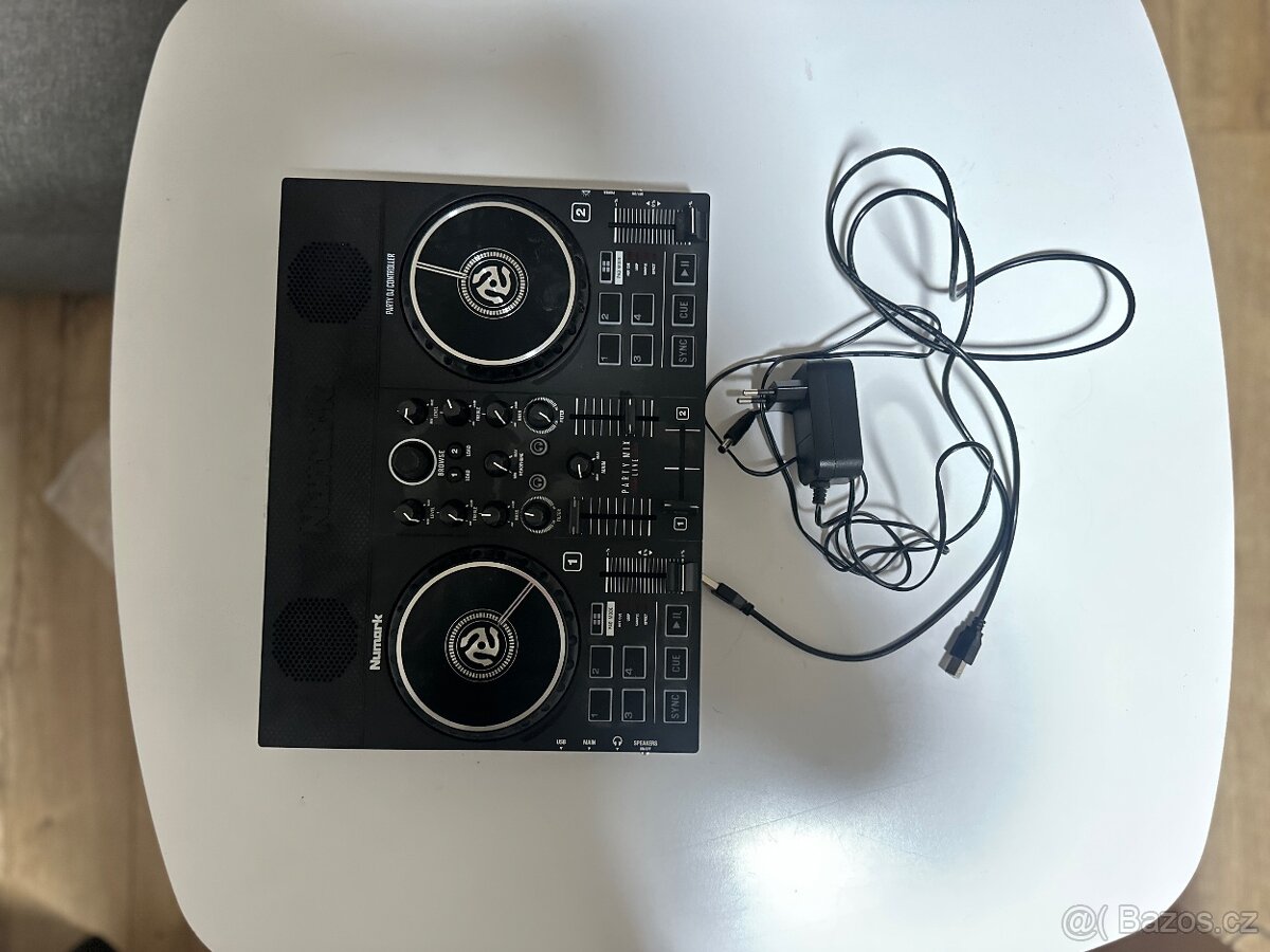 Dj kontroler Numark party mix live - 2