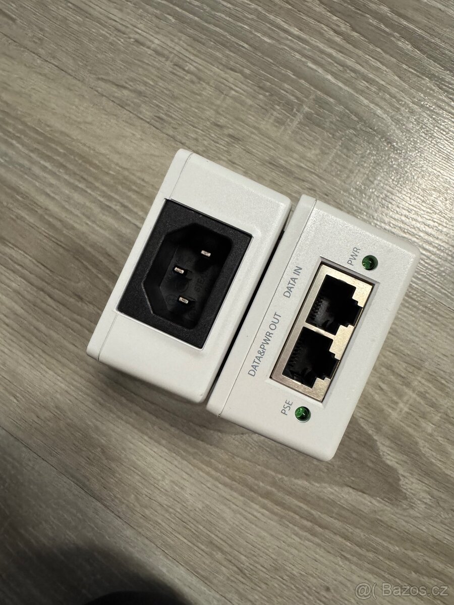 Tenda Gigabitový injektor PoE - 2