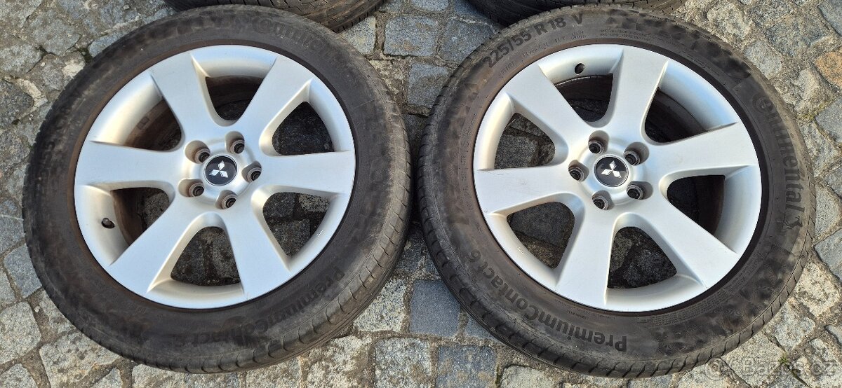 Kola Mitsubishi 225/55r18 - 2