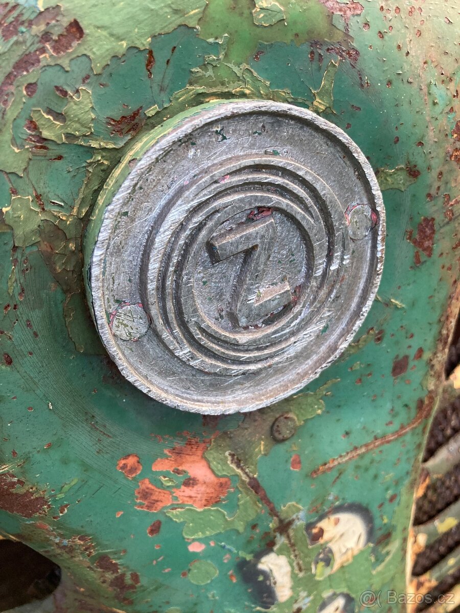 Zetor 25 znak - 2