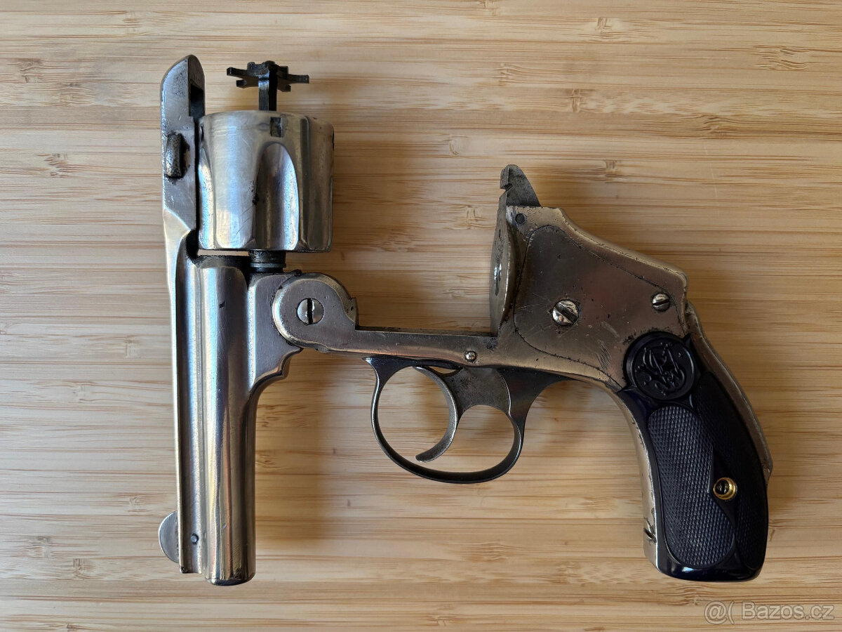 Smith&Wesson DA 38 Safety Hammerless, 1. model - 2