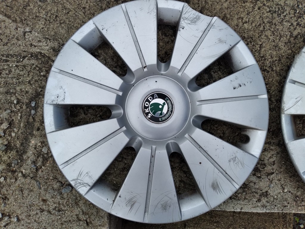 ORIGINÁL POKLICE ŠKODA FABIA R14 - 2
