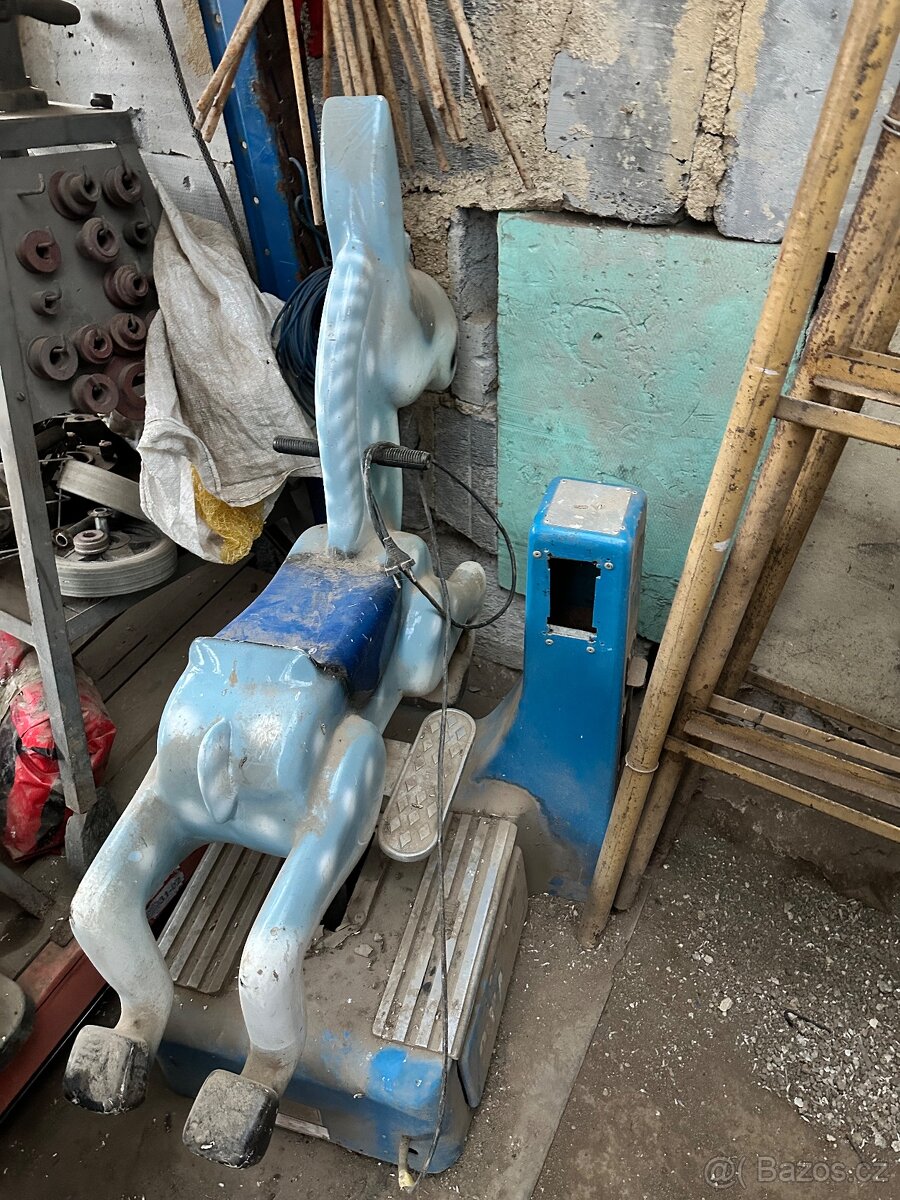 Elektrický houpací kuň - 2