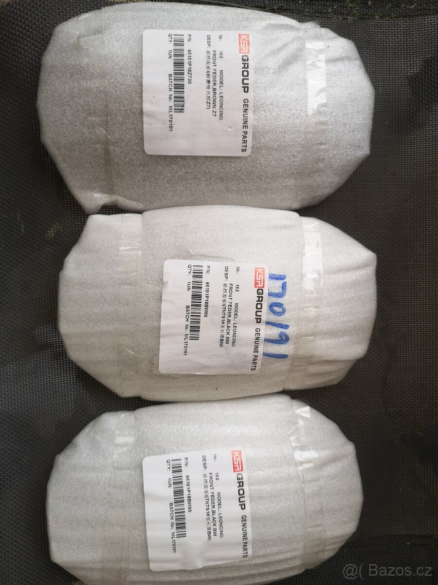 Benelli Leoncino 500, nové blatníčky. - 2