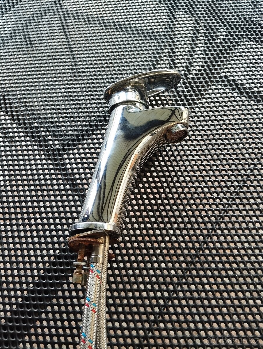 Umyvadlová vodovodní baterie - 2