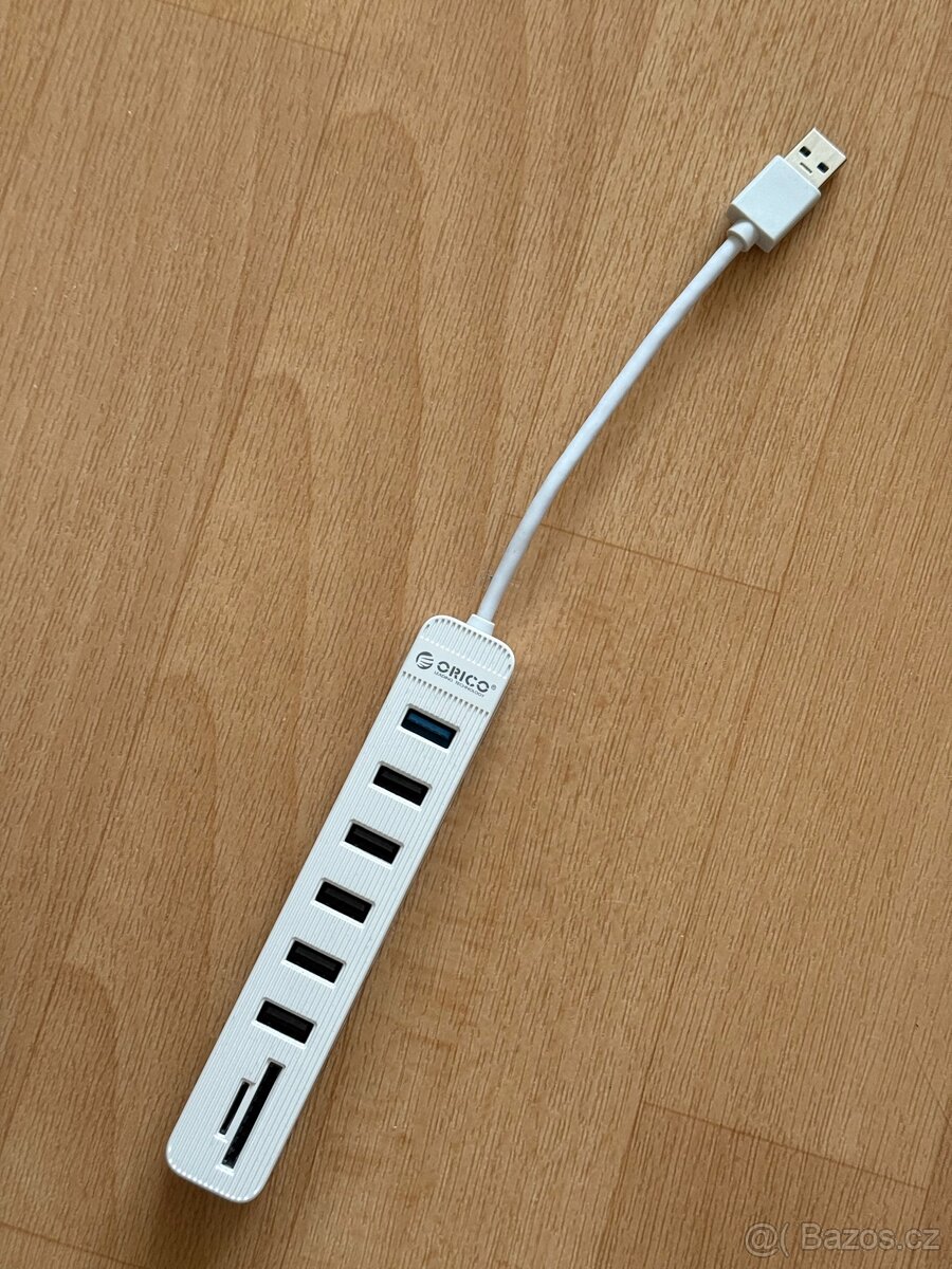 Prodám USB hub ORICO TWU32-6AST + SD 15cm bílý - 2