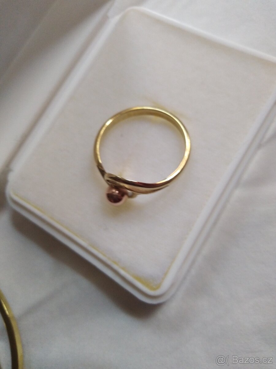 Zlatý dámský prsten - 2