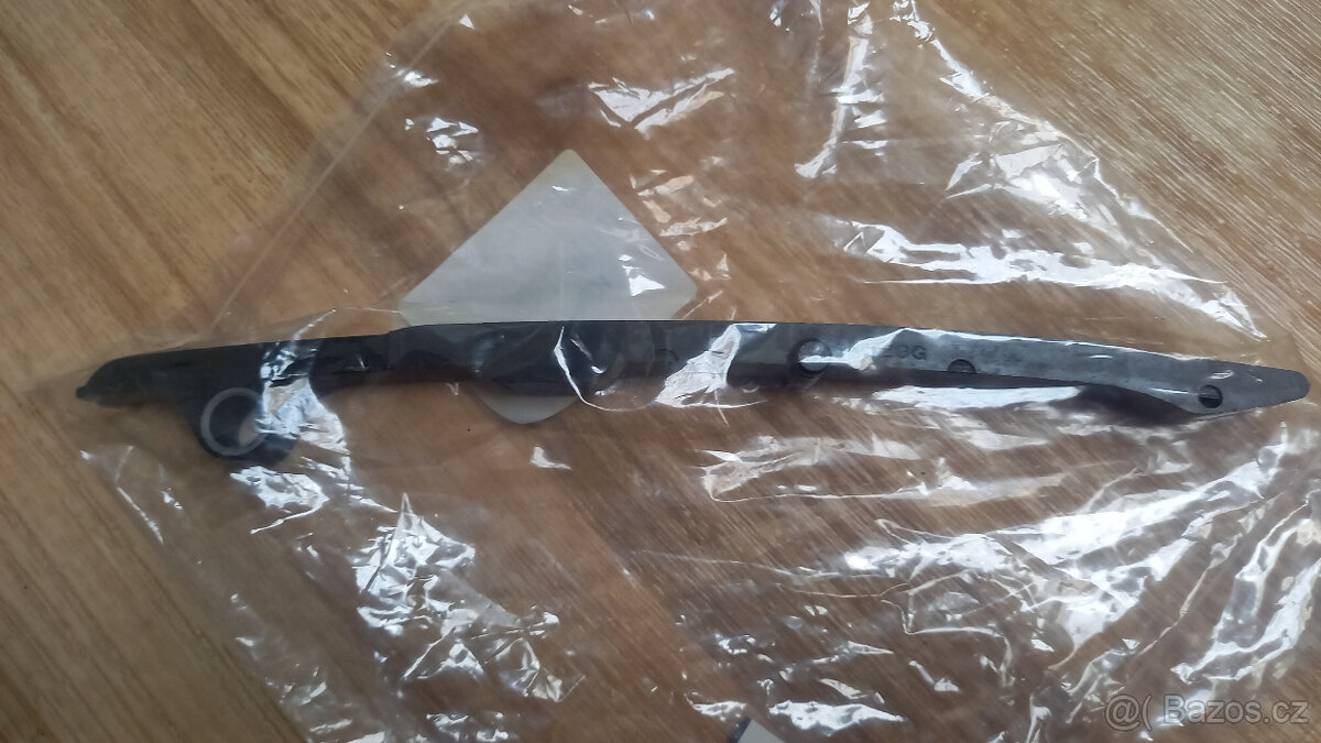 vodítko rozvodového řetězu na Suzuki GSX-R 600 - 2