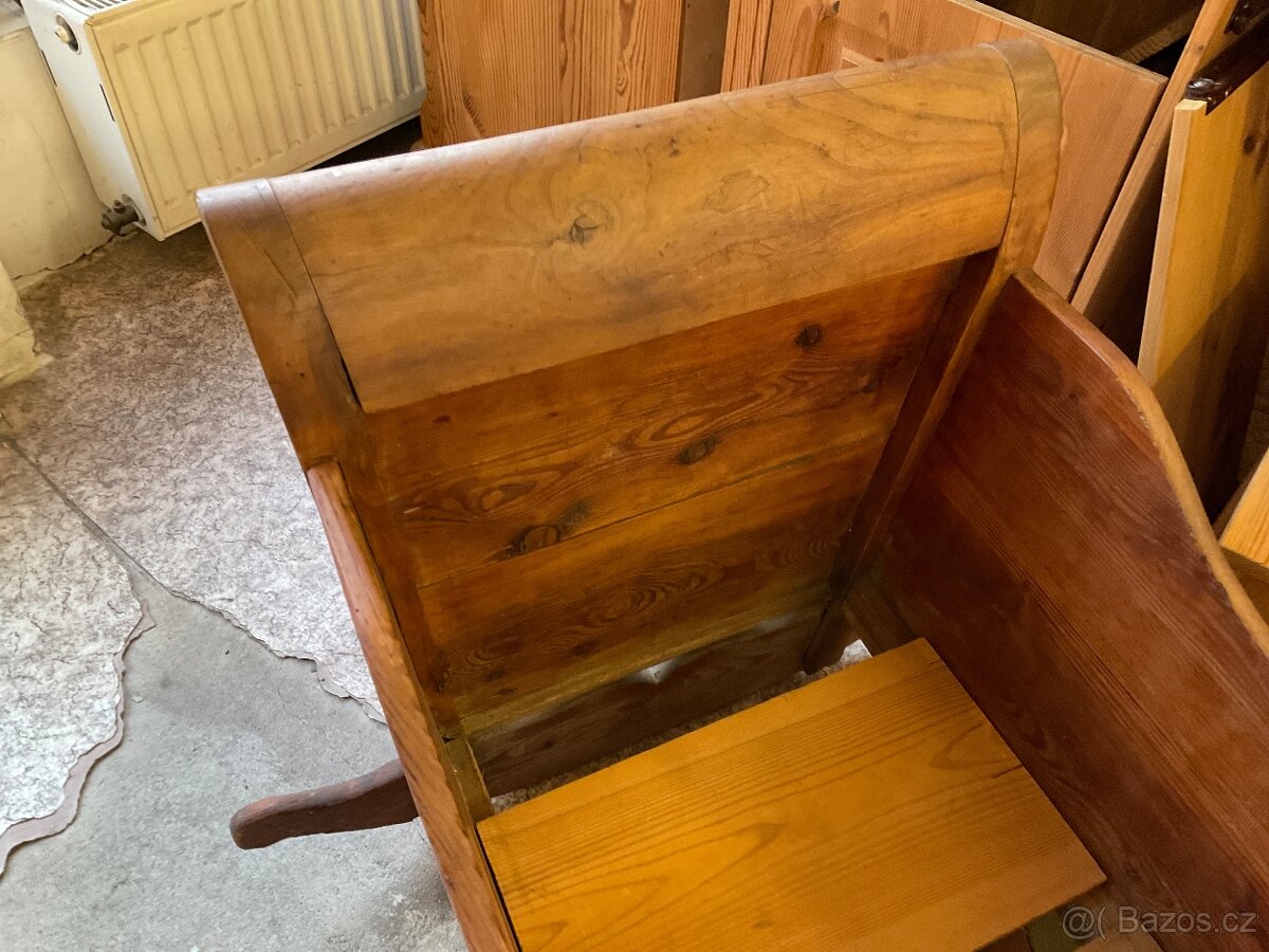 Starožitná kolíbka masív - 2