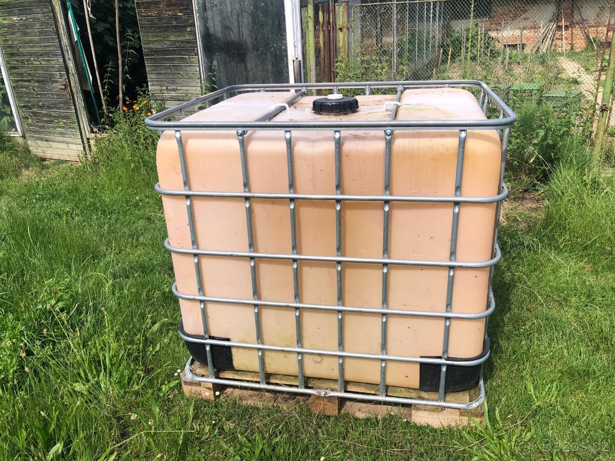 barel na vodu 1000 L - 2