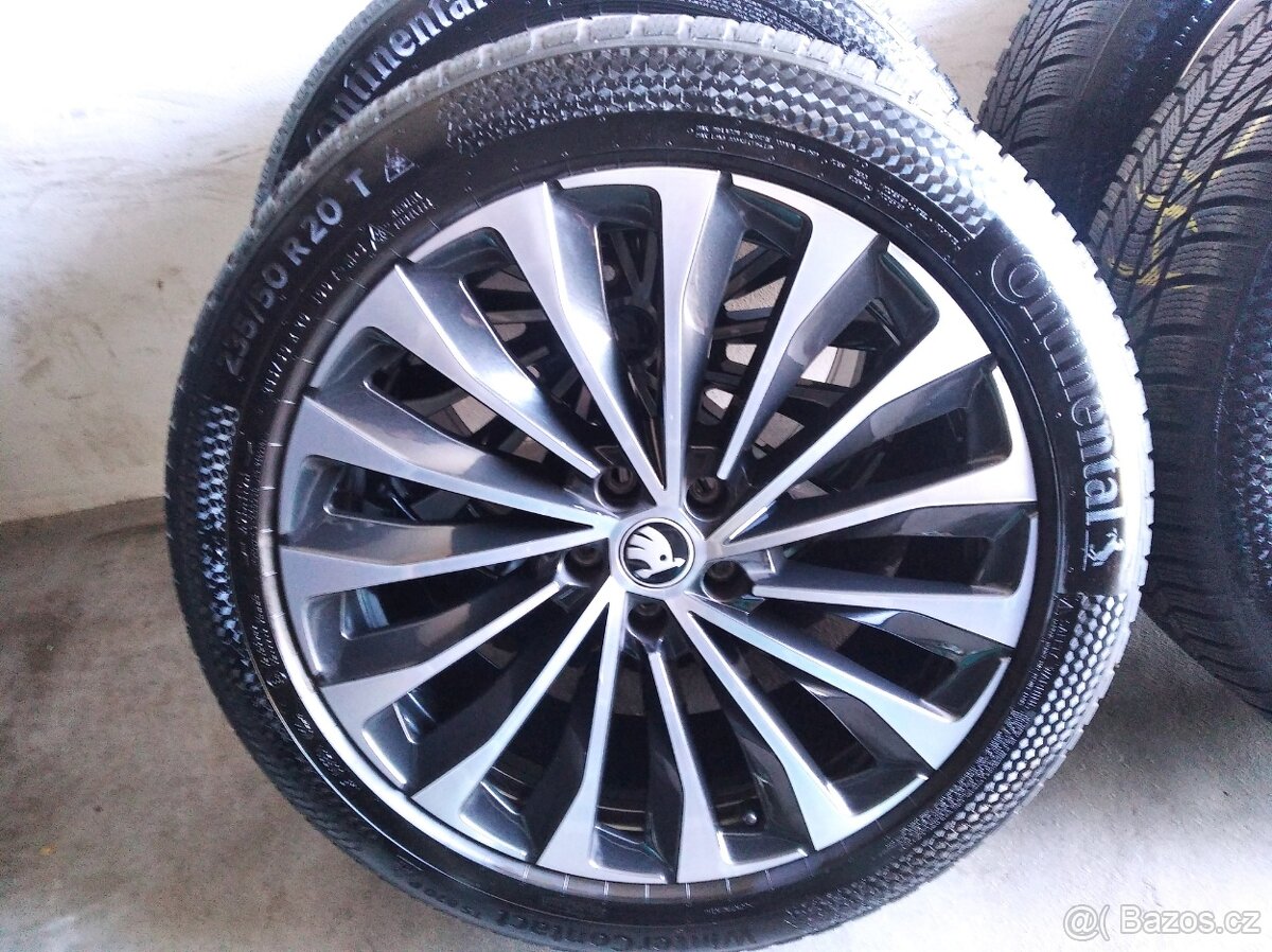 Zánovní zimní komplet Enyaq, Elroq 235/50+255/45 R20 - 2