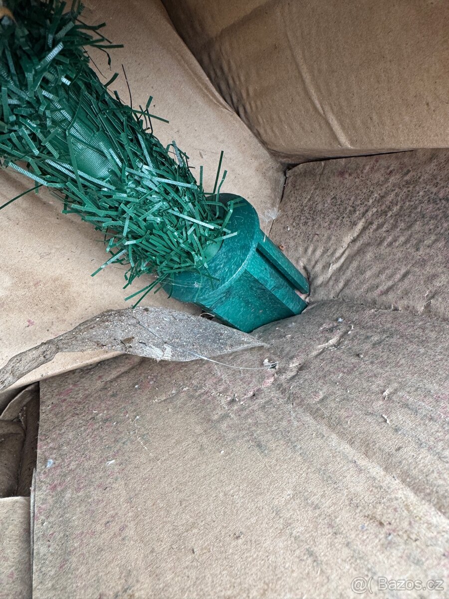 UMĚLÝ VÁNOČNÍ STROMEK - 2