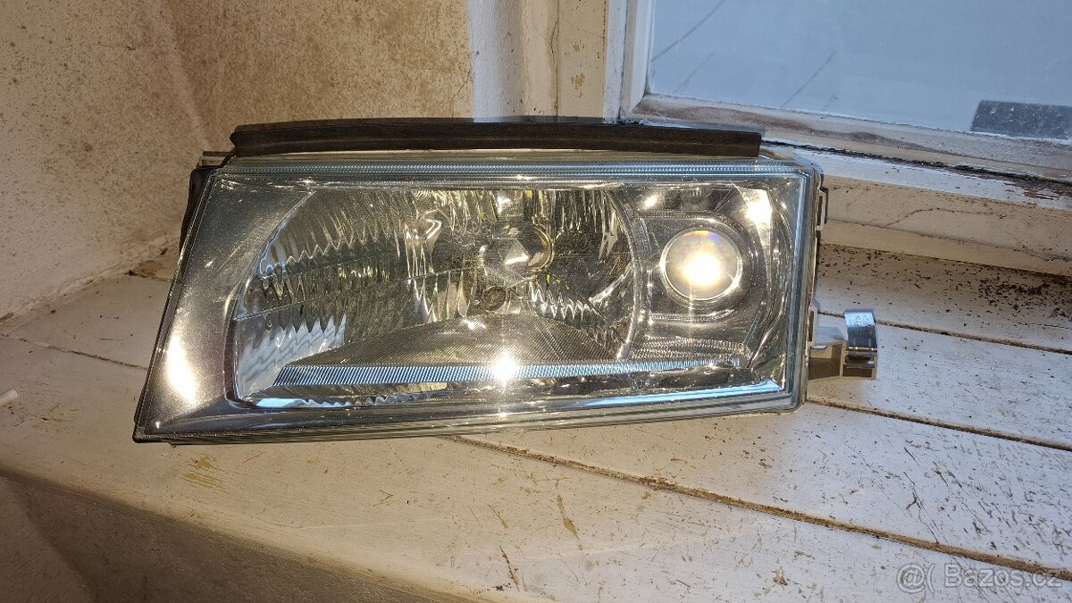 Přední světlo - Škoda Octavia I - 2
