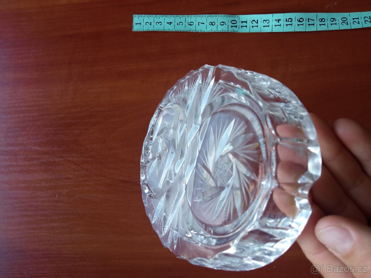 Broušený popelník - 2