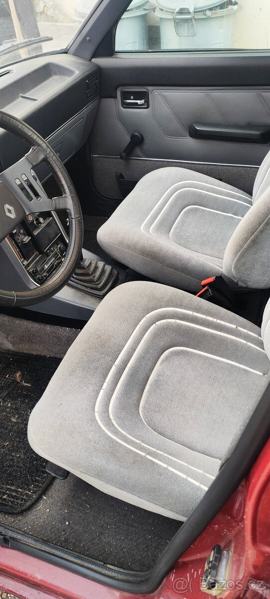 Prodám Renault 9, rv.1984, 1.majitel - 2