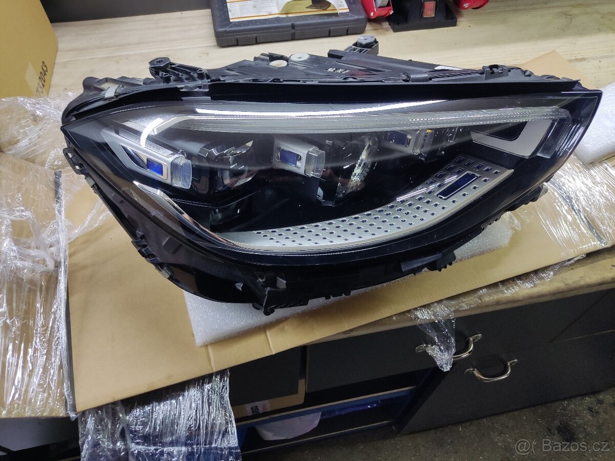 Mercedes Benz S-Class 223 digital light světlo - 2