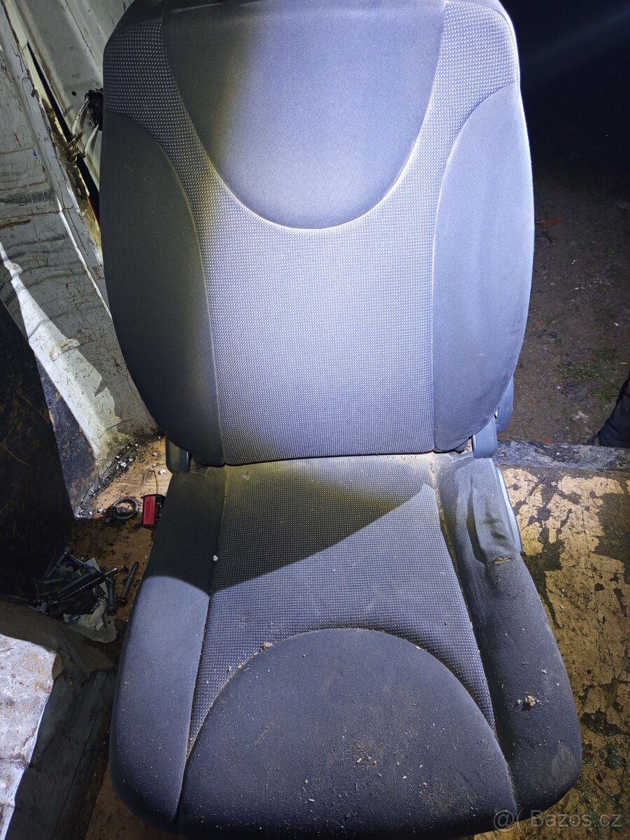 Sedačky Peugeot Expert 2008 - 2