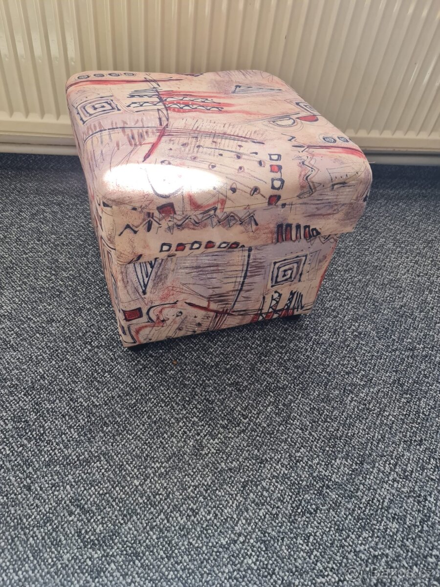 Gauč s taburetem - 2