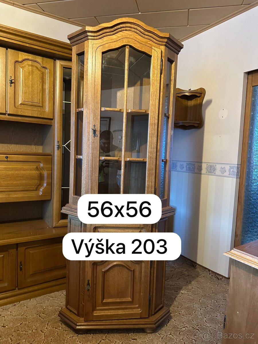 Masivní rohová vitrína Kris - 2