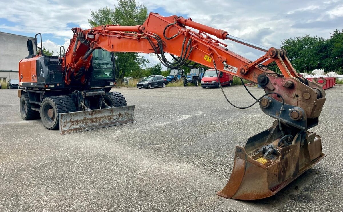 Kolové rypadlo Hitachi ZX170W - 2