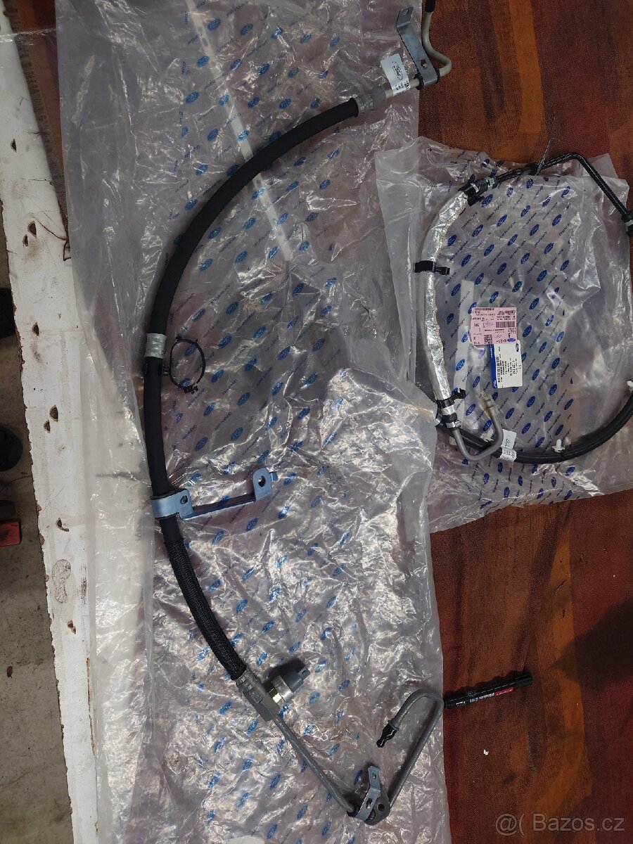 1465861 1737517 servo hadice Fiesta V - 2