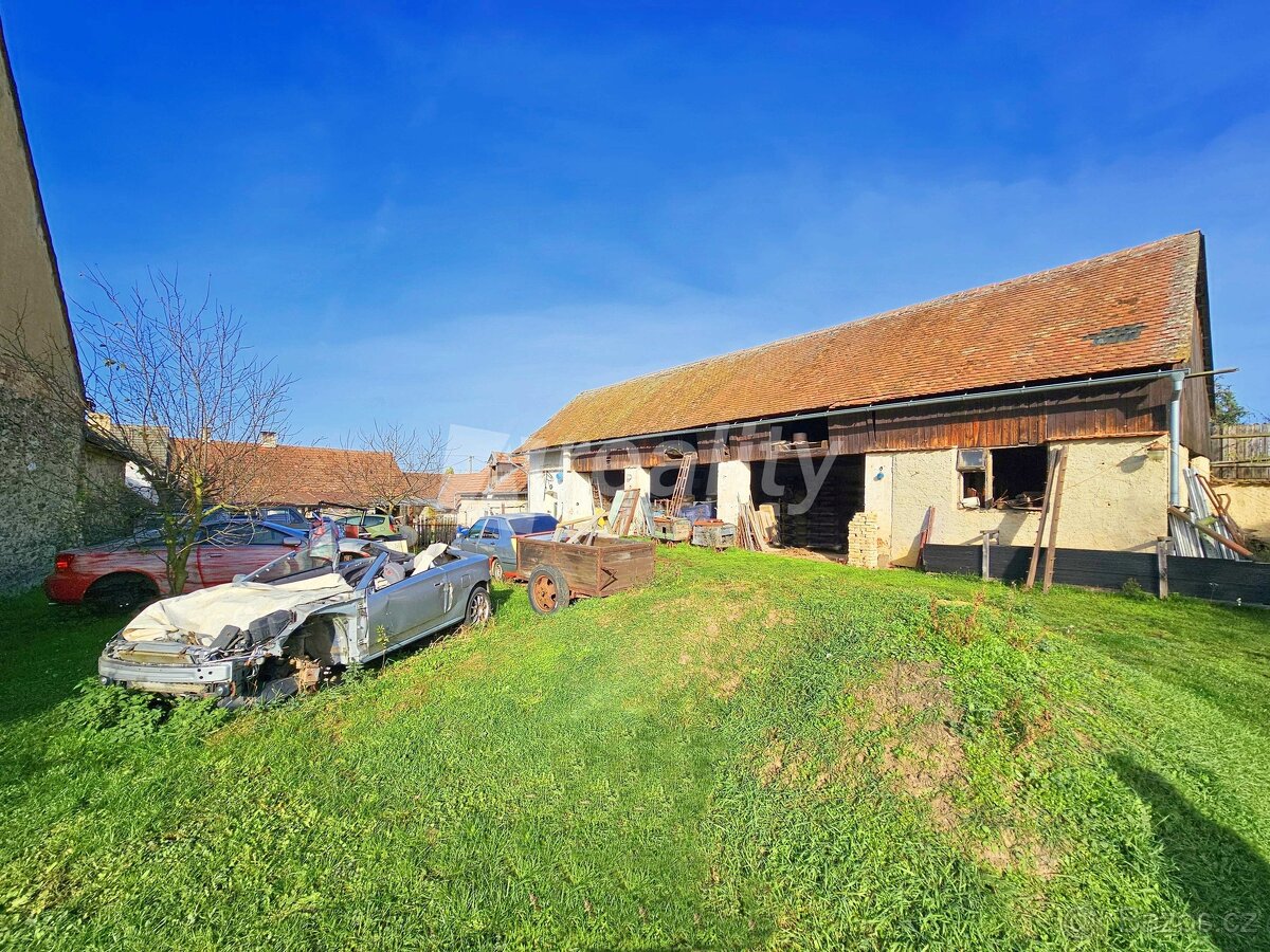 Prodej stavebního pozemku se stodolou, Ctidružice - 2