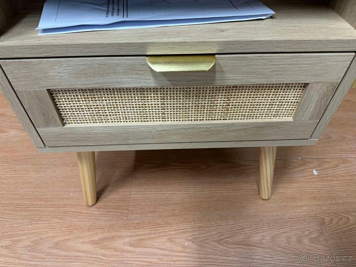 Stylový noční stolek z přírodního dřeva – nový - 2