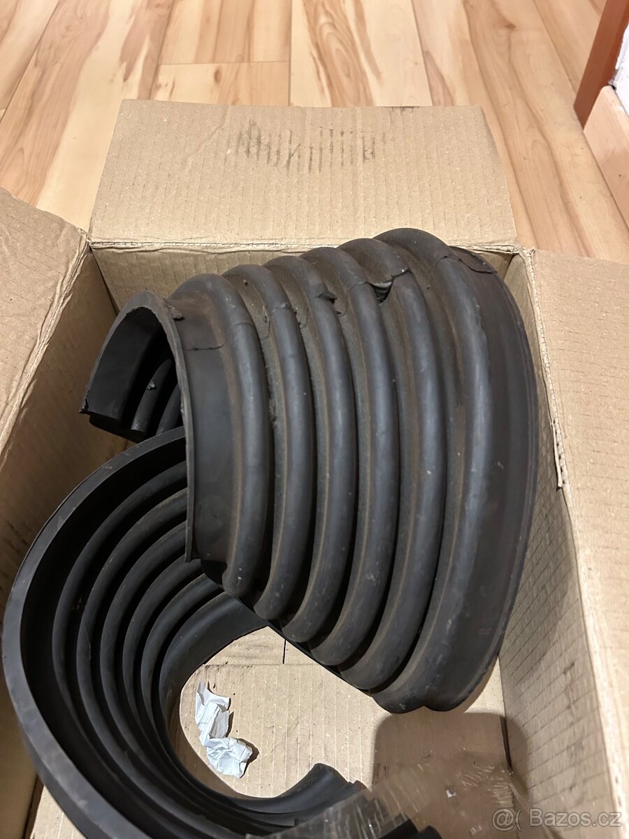 Praga V3S prachovka prední nápravy - 2