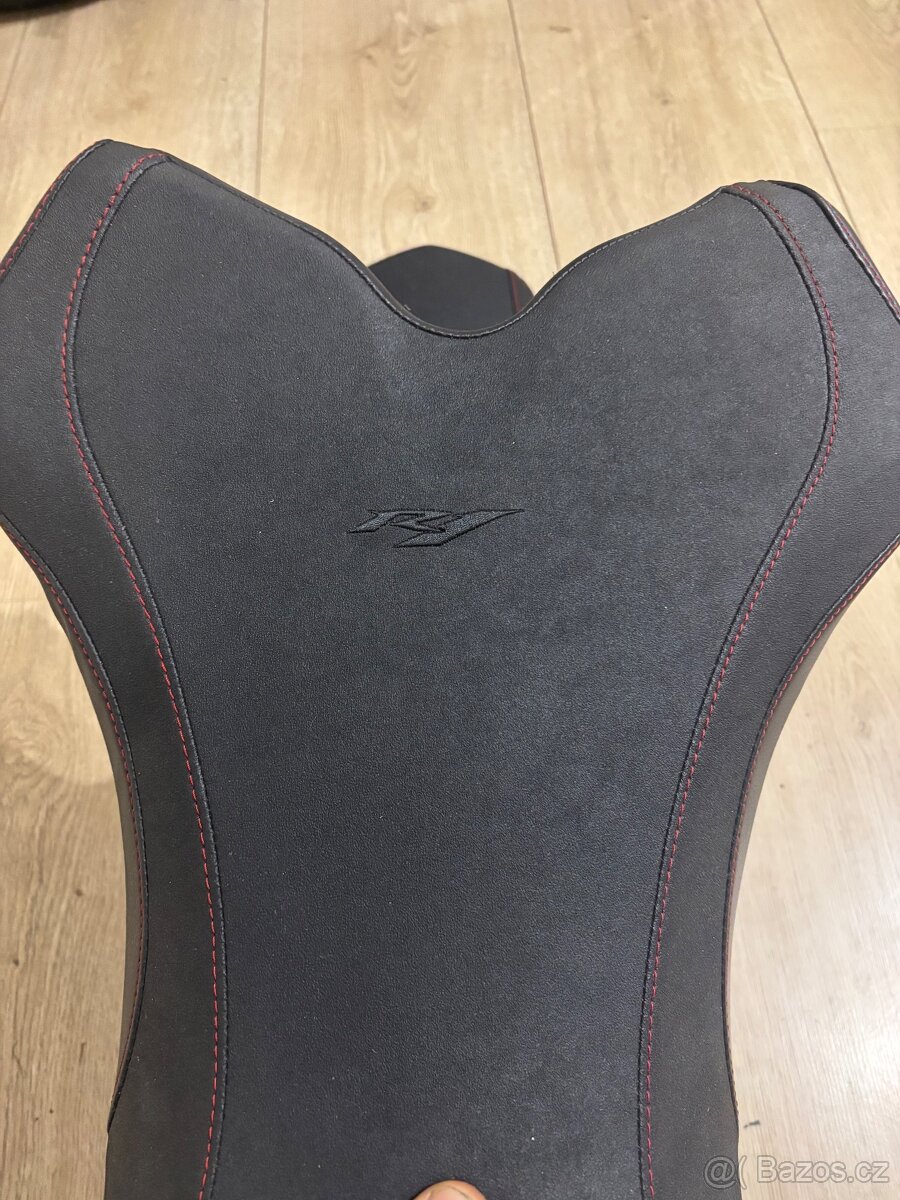 Prosivany sedla na Yamaha R1 04-06 Rn12 - 2