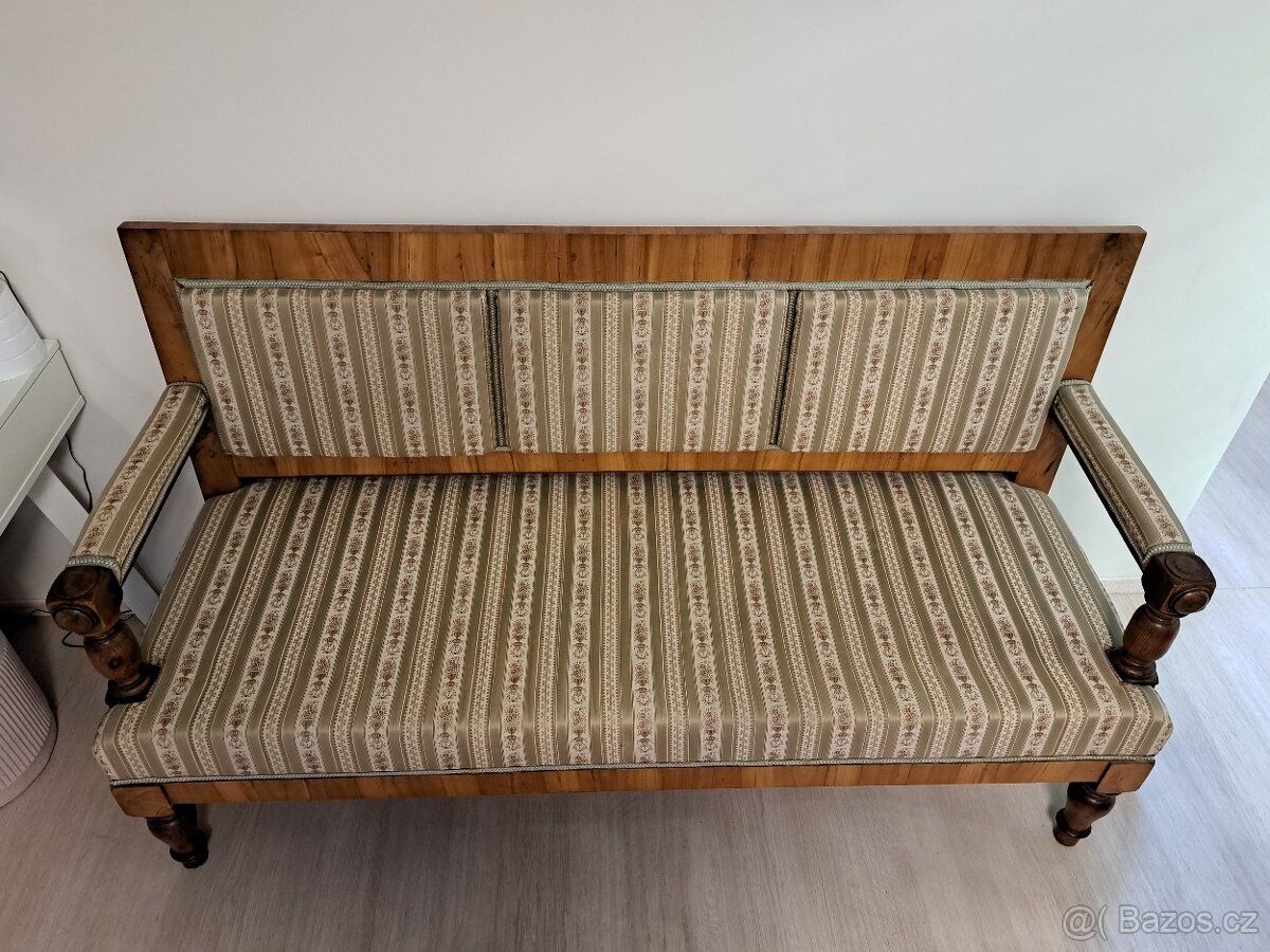 Starožitná pohovka - 2