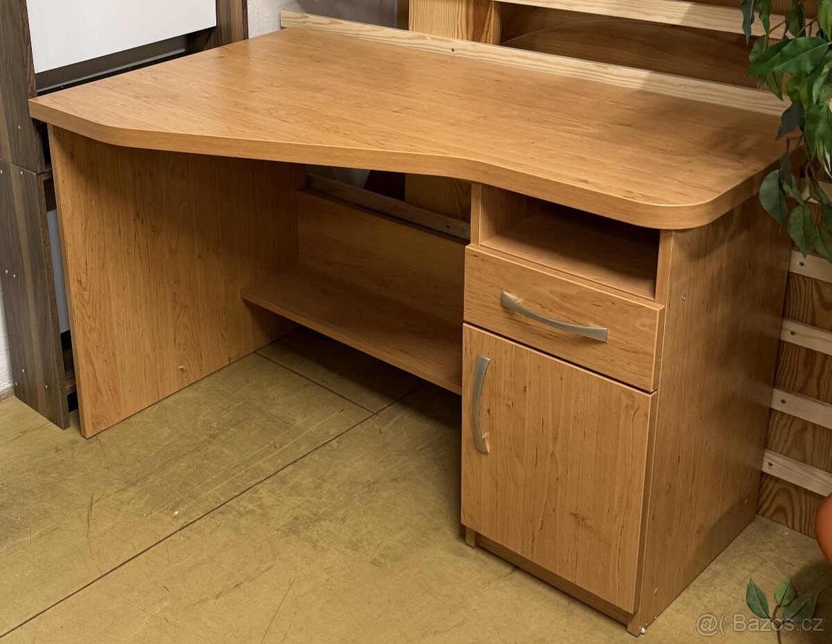 Nový psací stůl - 2