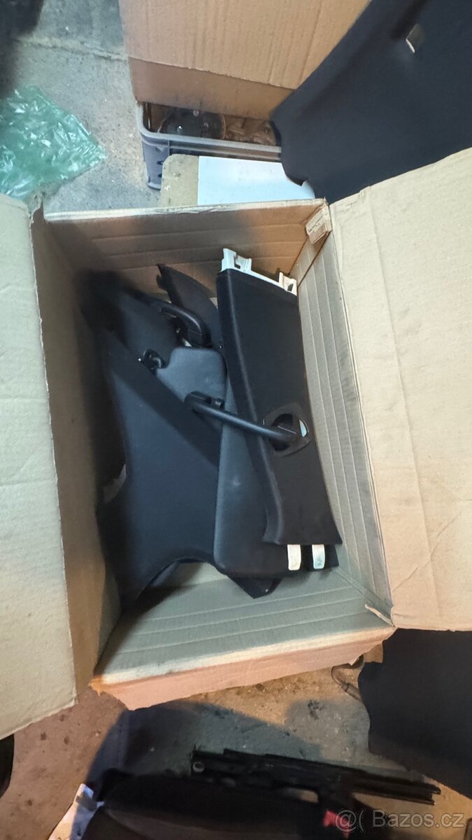 BMW e90 černá stropnice - 2