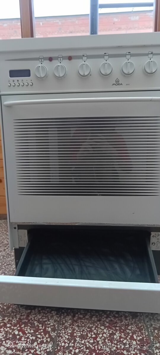 Zachovalý El. sporák klidně i zdarma - 2