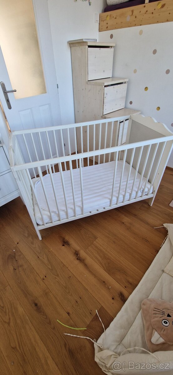 Dětská postýlka s matrací - 2