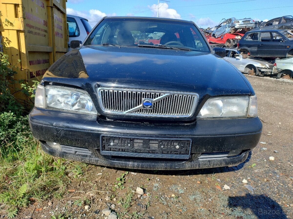 VOLVO V70 2,5TDI 2000, DILY z AUTA - 2