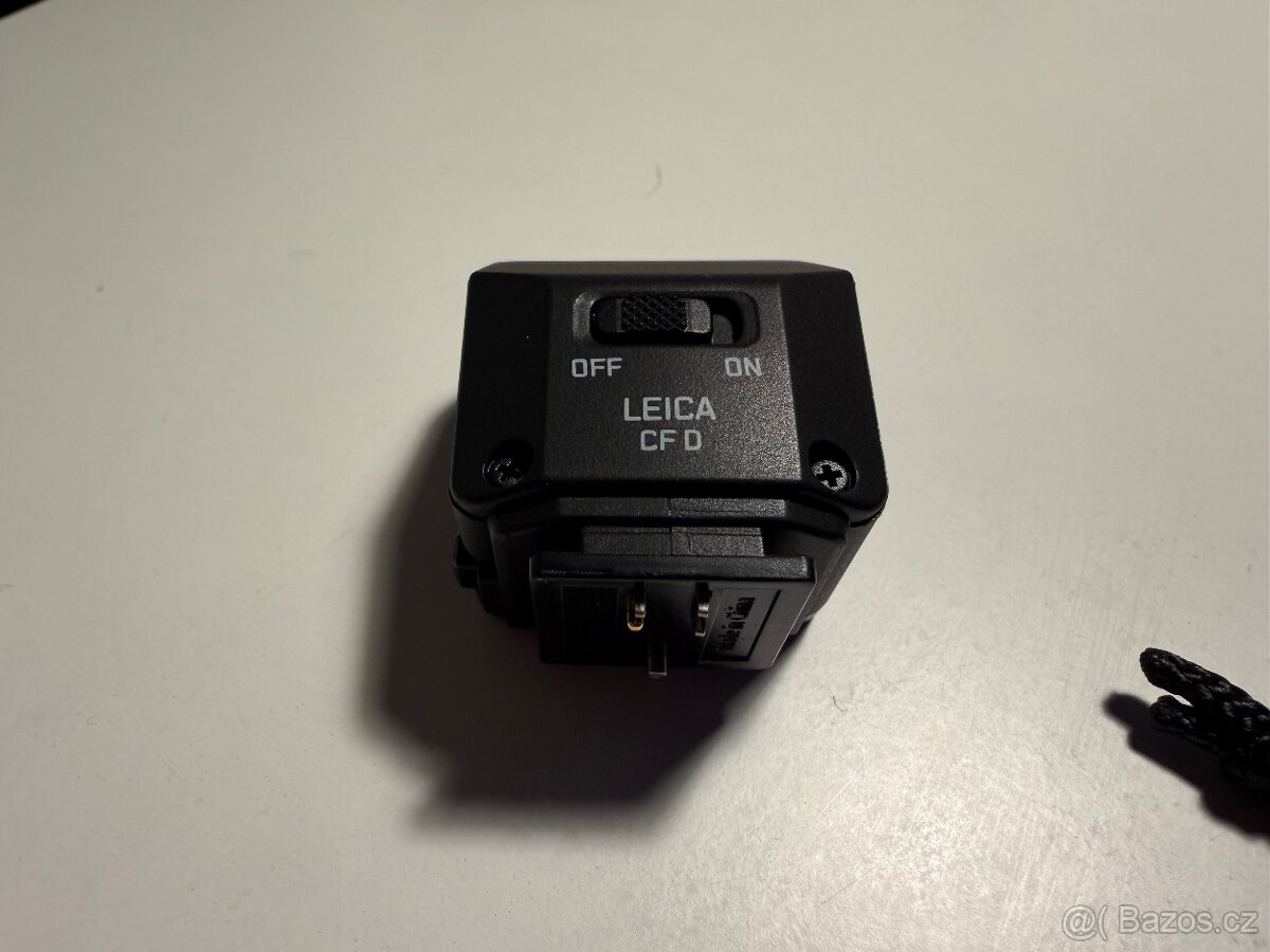 Prodam blesk Leica - 2
