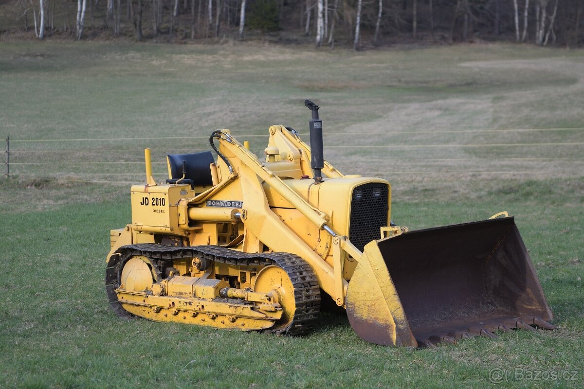John Deere 2010 C - pásový nakladač, veterán - 2