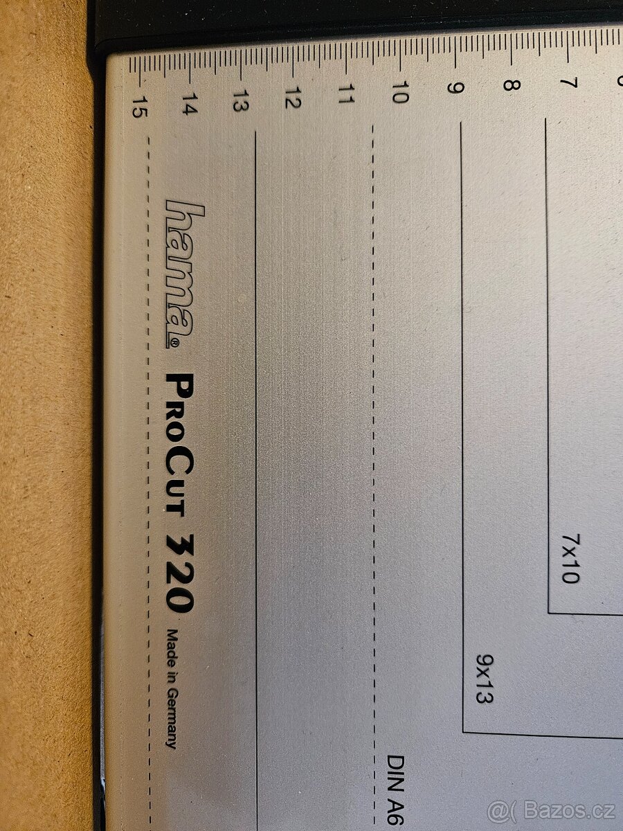 Řezačka na fotografie - 2